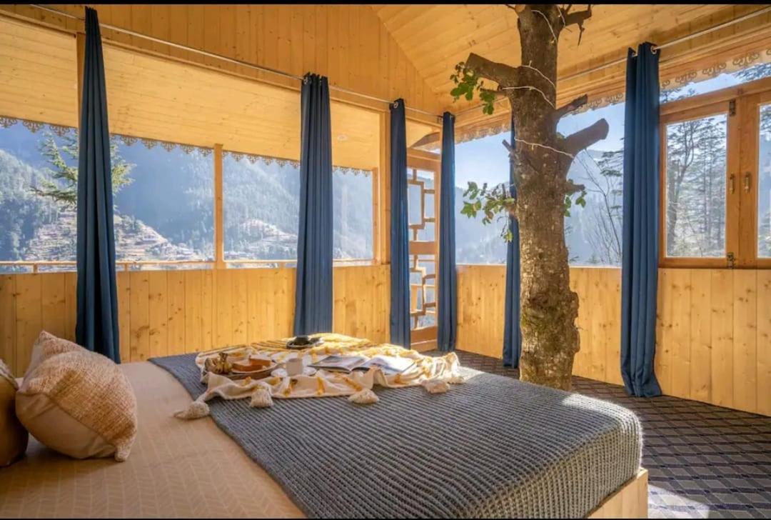 Villa Into The Woods Treehouse Jibhi Extérieur photo