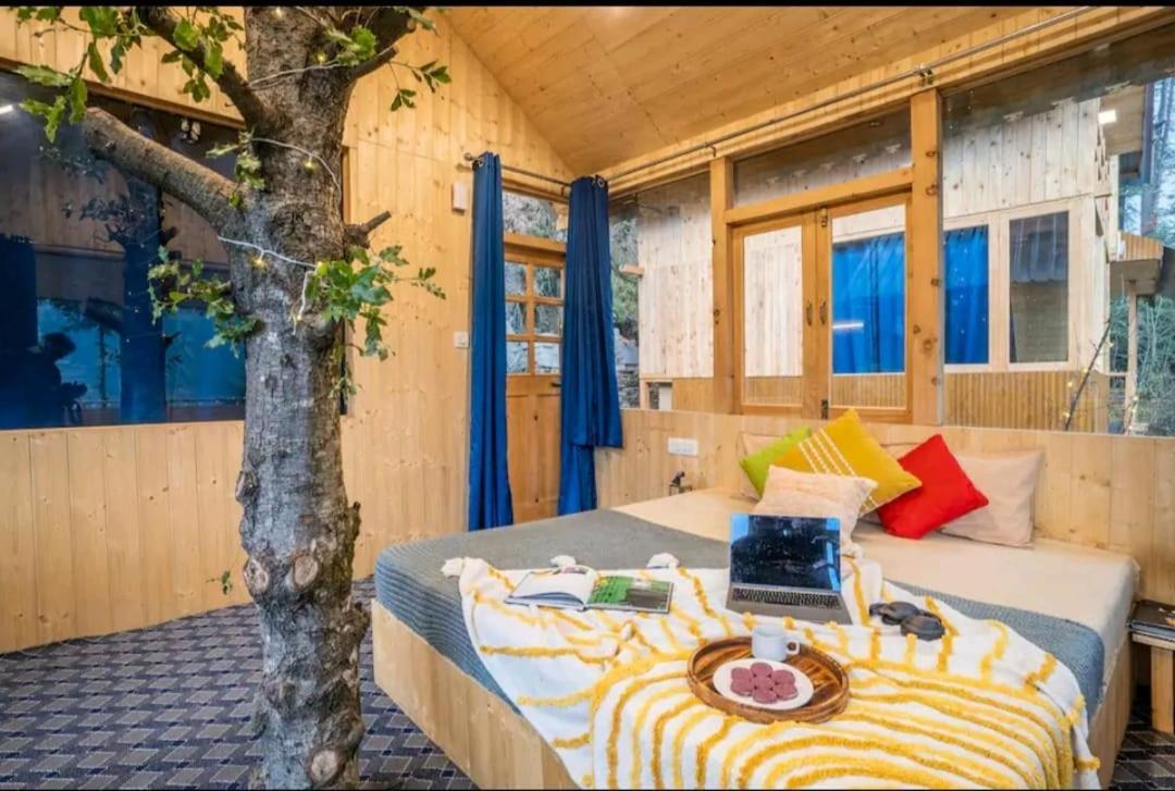 Villa Into The Woods Treehouse Jibhi Extérieur photo
